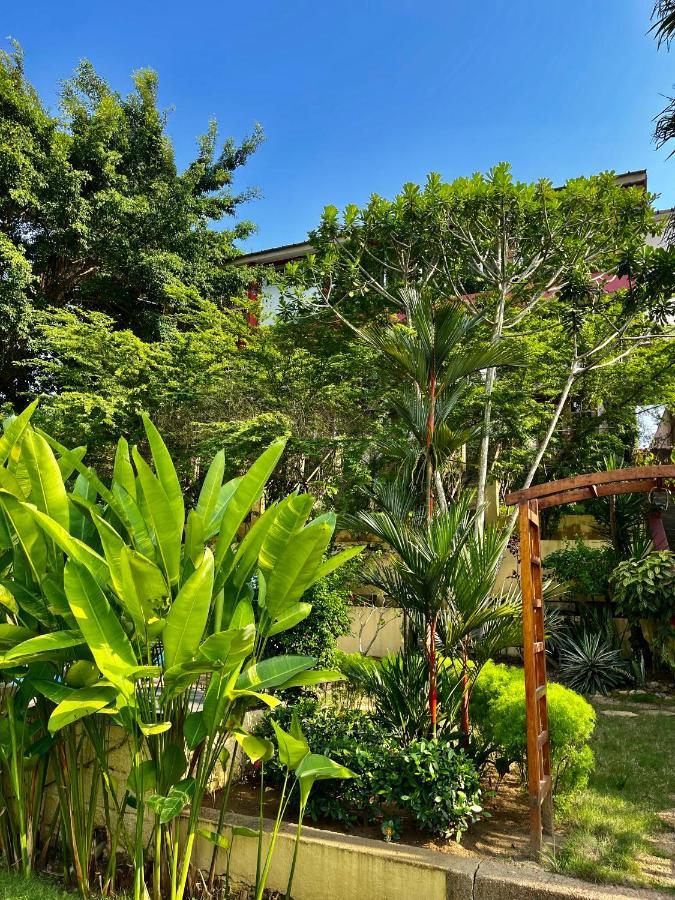 Residence Bertille Abidjan Cocody Екстер'єр фото