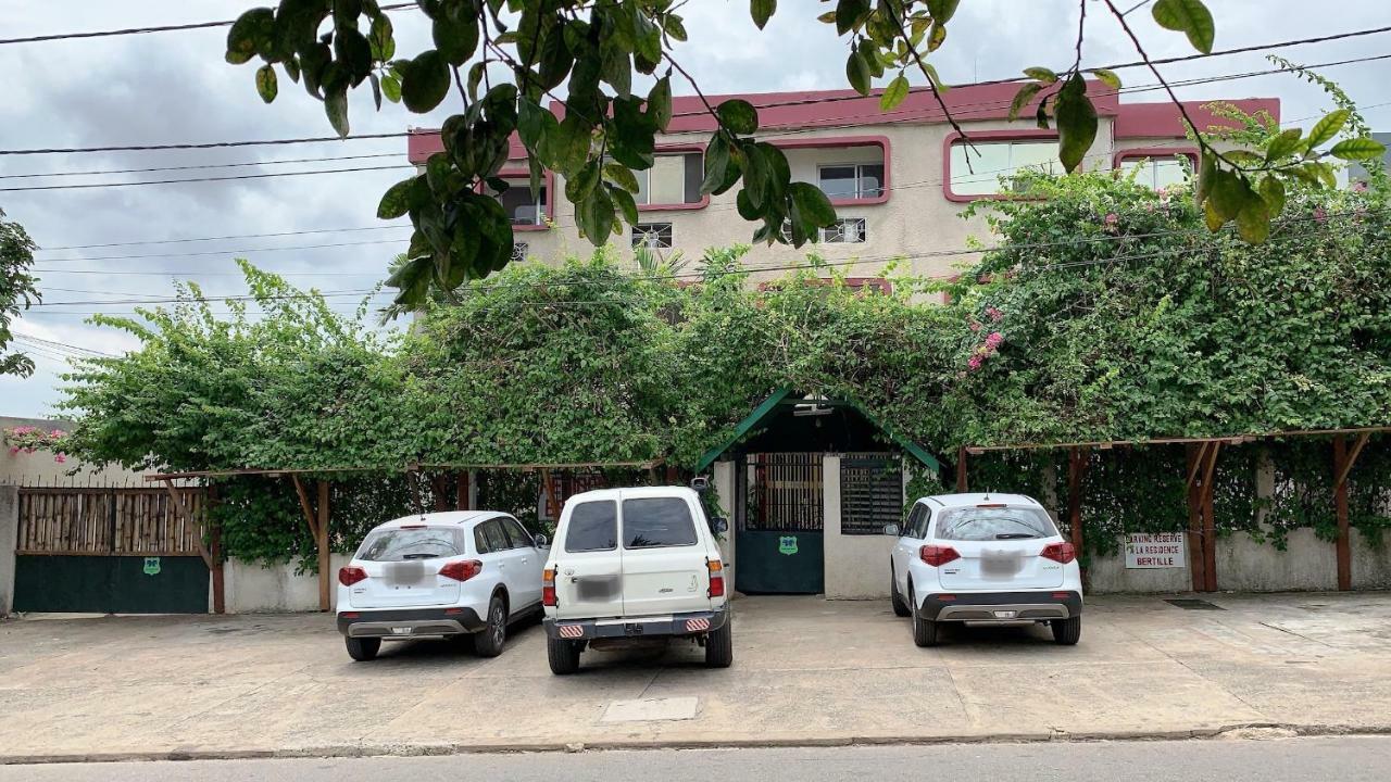 Residence Bertille Abidjan Cocody Екстер'єр фото