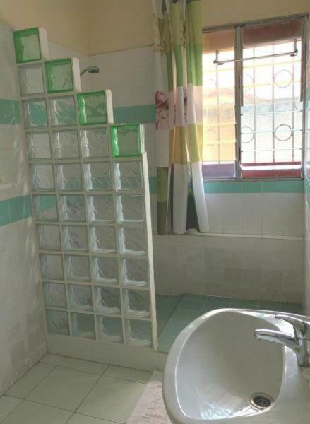 Residence Bertille Abidjan Cocody Екстер'єр фото