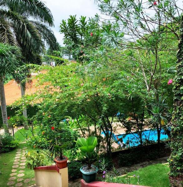 Residence Bertille Abidjan Cocody Екстер'єр фото